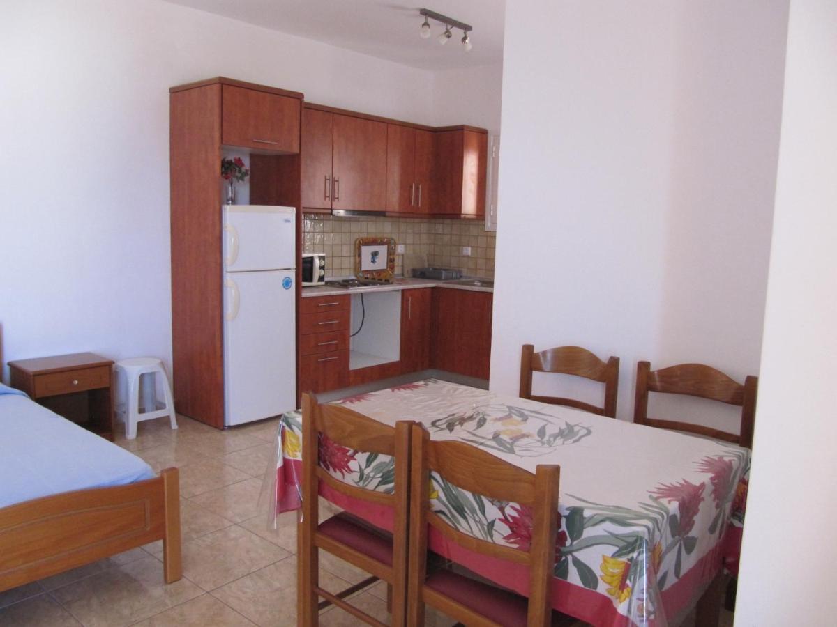 Eugenia travasarou sea view appartments Diakofti Esterno foto